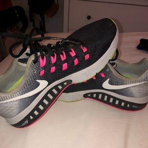 Nike running shoes women’s
